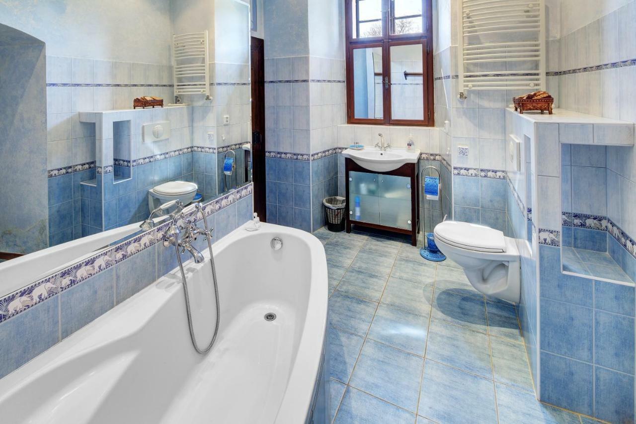 Dum Zameckych Kaplanu Hotel Valec Екстериор снимка